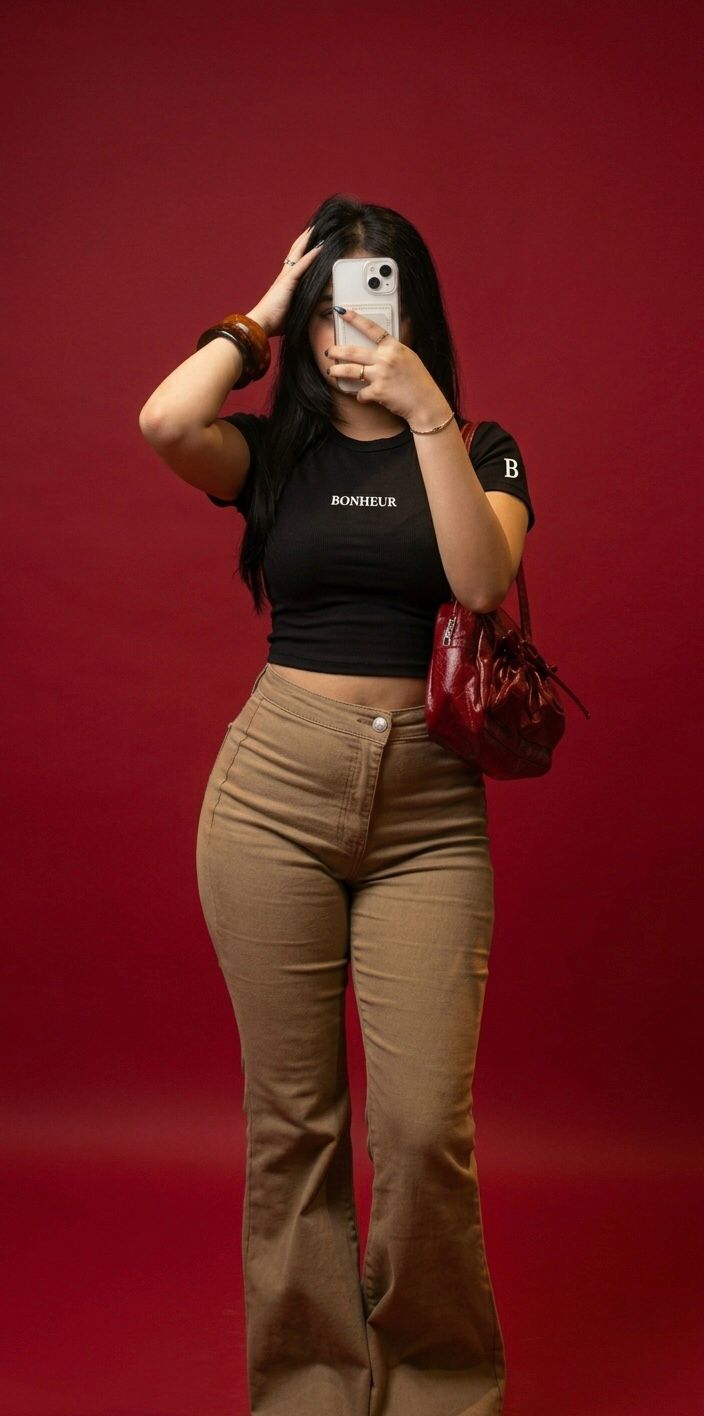 Bonheur raglan baby tee crop top in 220 GSM cotton, shown in soft pastel color with short sleeves and relaxed fit.